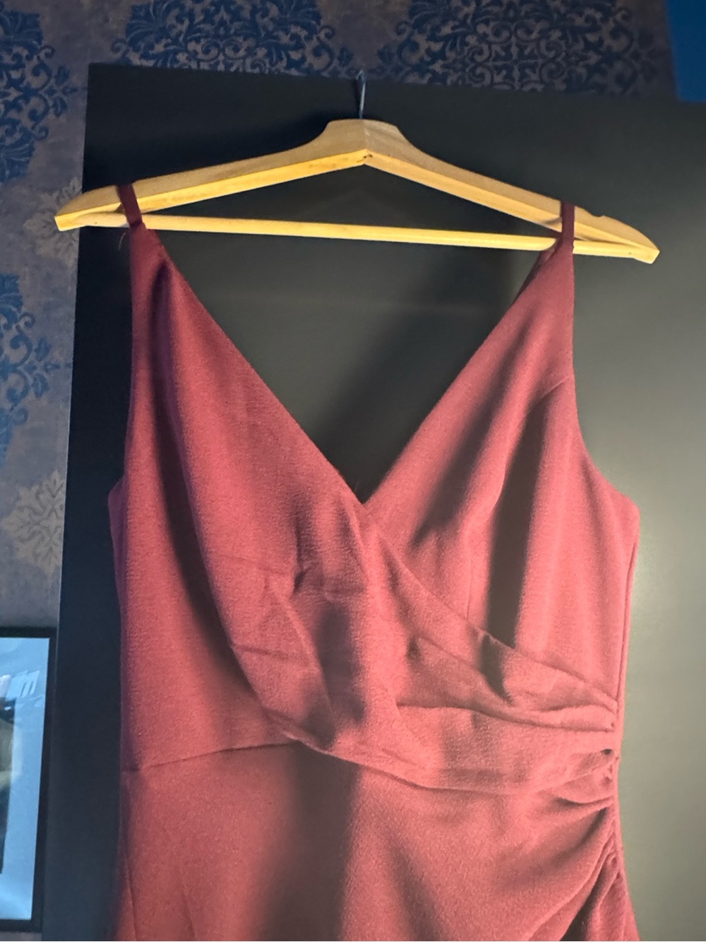 Dress The Population Elegant Burgundy V-Neck Slit Evening Dress 💋🌹 - Picture 9 of 16
